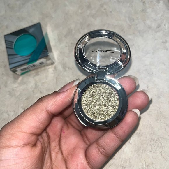 Mac Eyeshadow - Picture 1 of 2